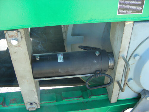 hydraulic ram separating steel plates 