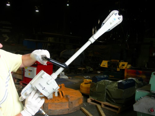 pneumatic cutting tool