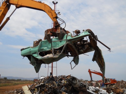hydraulic scrap grapple moves scrap car