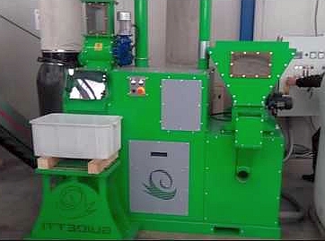 Green Copper Wire Recovery System for Tailings With White Bin in Front